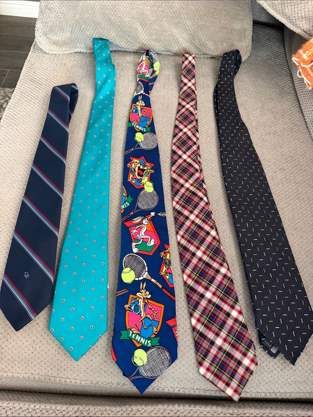 Lot of 5 Necktie - Classic & Stylish